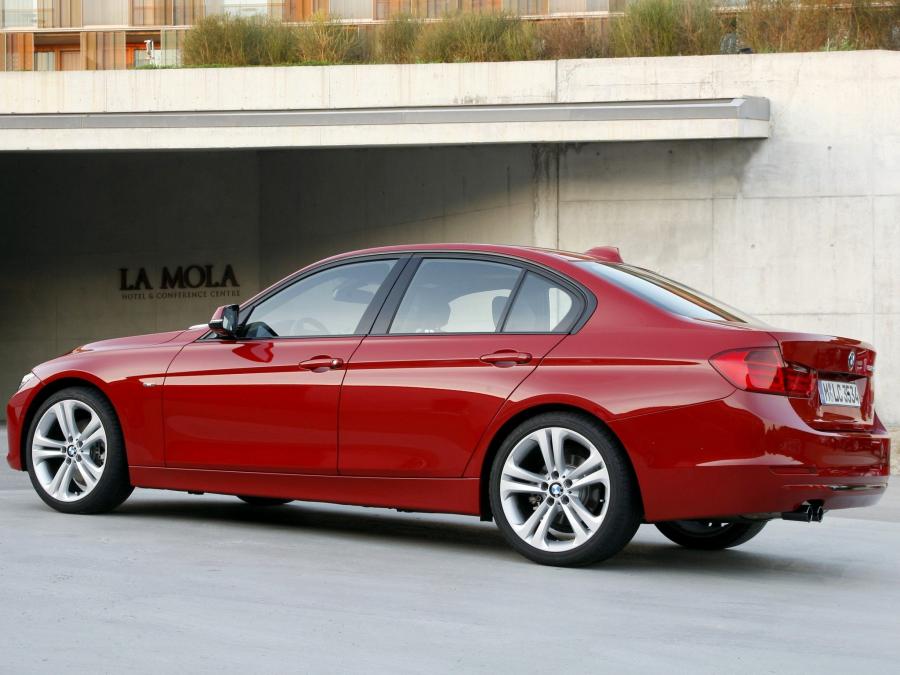 BMW 328i Sedan Sport Line 2012 года  (фото 3 из 16)